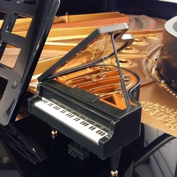 Merz-Klaviere - Mini-Flügel