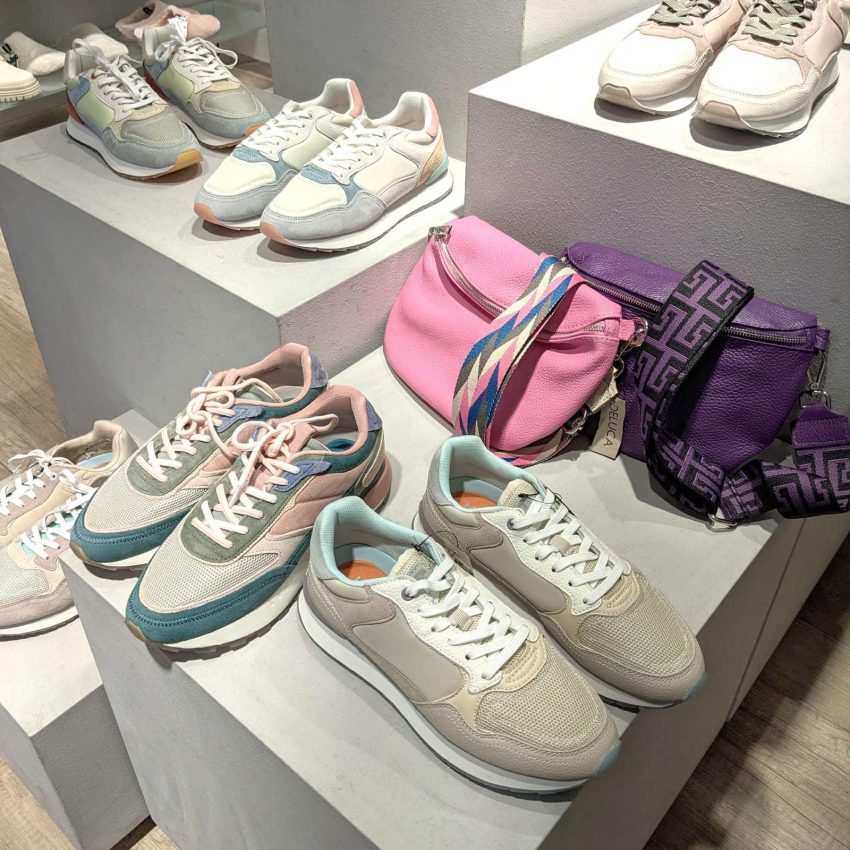 Das Frühjahr wird bei Deluca durch farbenfrohe Sneaker eingeläutet - aktuell trifft wöchentlich neue Ware der Frühjahrskollektion ein.