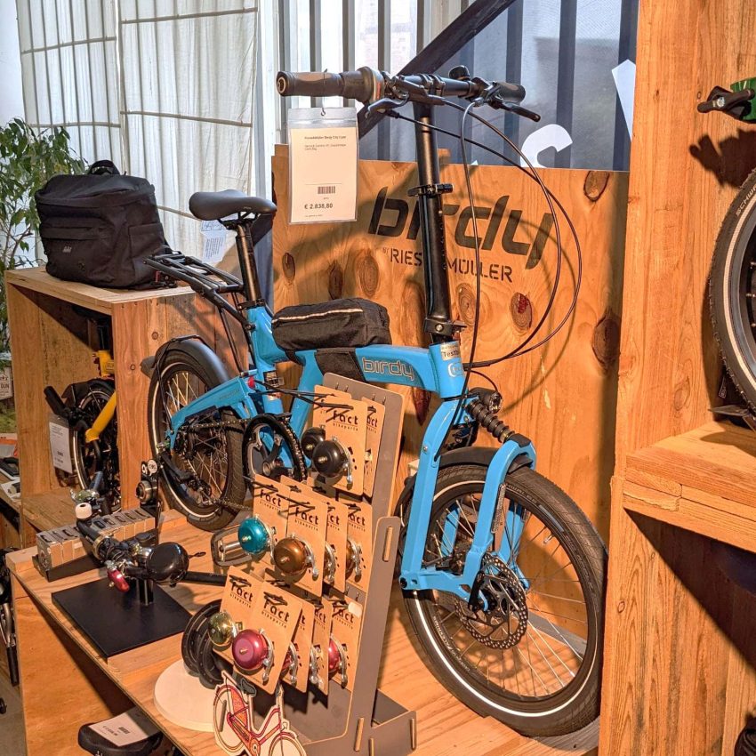 Das 'Birdy' ist ein effizient klappbares Faltrad der Marke Riese & Müller | Geschäfts des Monats: Velo Voss